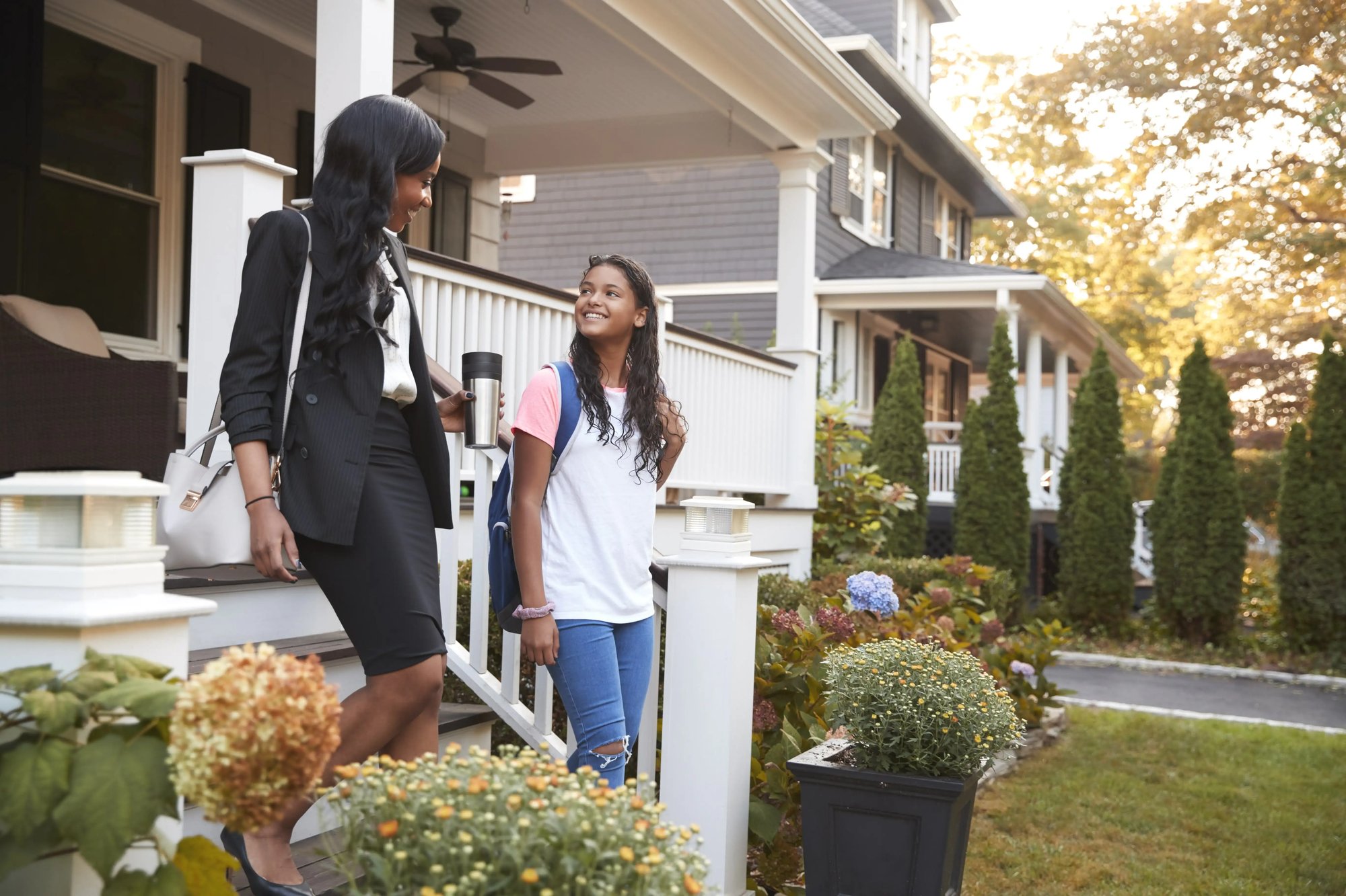 businesswoman-mother-walking-daughter-to-school-on-2023-11-27-04-52-12-utc businesswoman-mother-walking-daughter-to-school-on-2023-11-27-04-52-12-utc