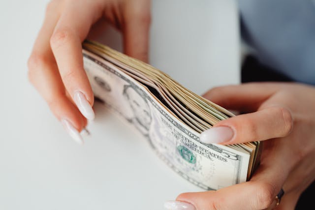 finishing-counting-money finishing-counting-money