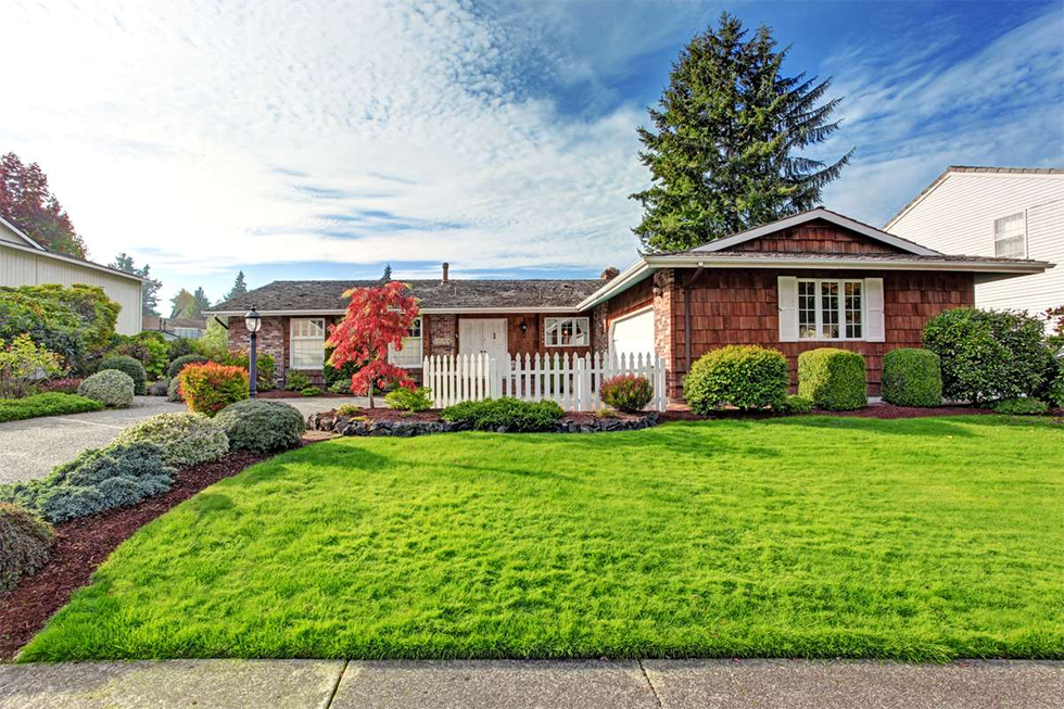 Beautiful_20house_20exterior_20with_20curb_20appeal_20_28R_29_20_28S_29 Beautiful_20house_20exterior_20with_20curb_20appeal_20_28R_29_20_28S_29