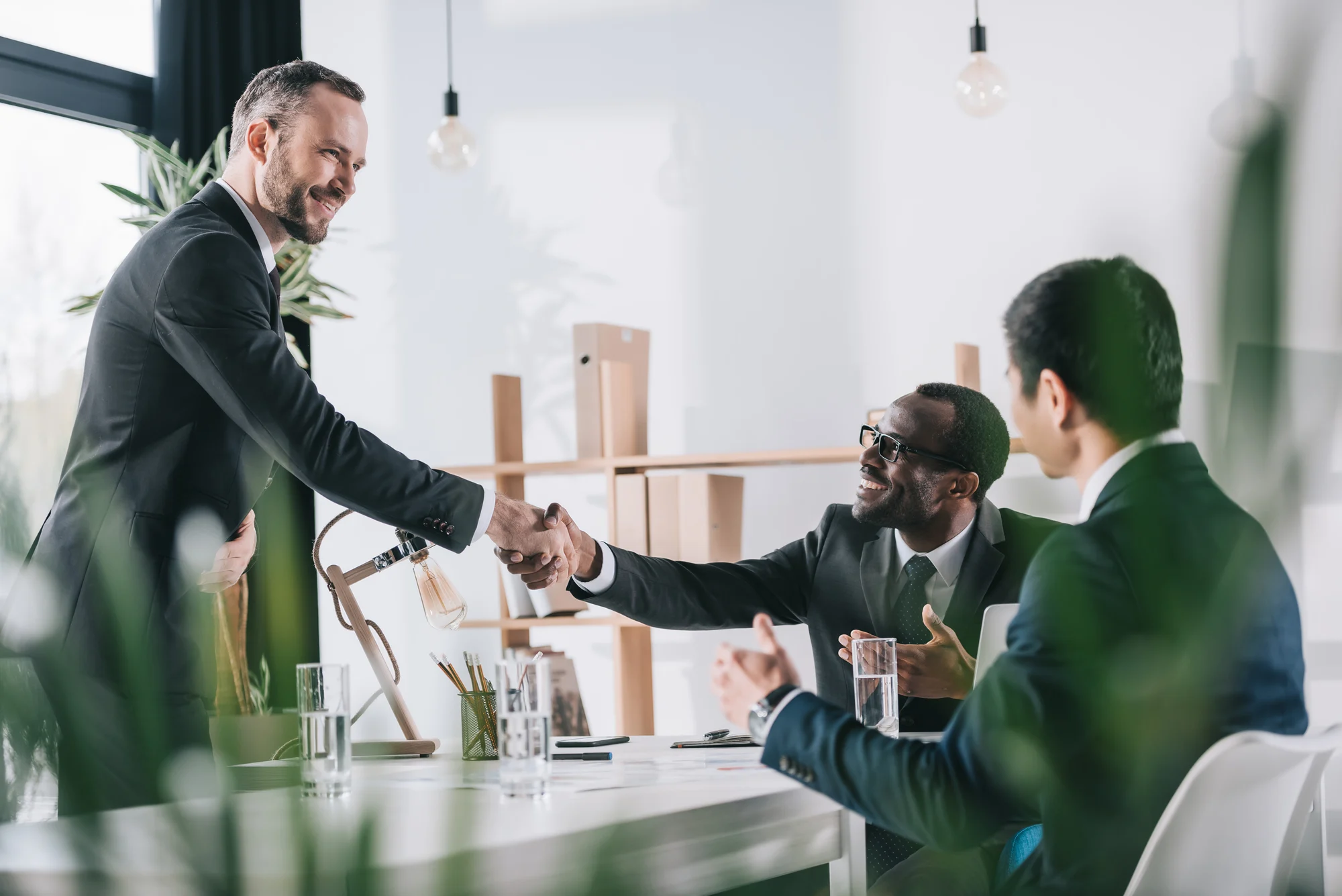 Businessmen_20shaking_20hands Businessmen_20shaking_20hands